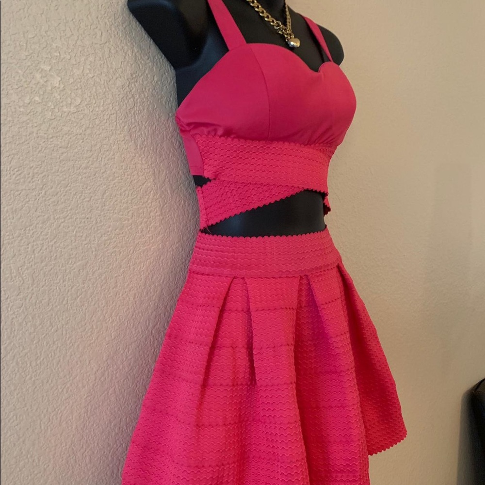 Dress - Picture 3 of 3